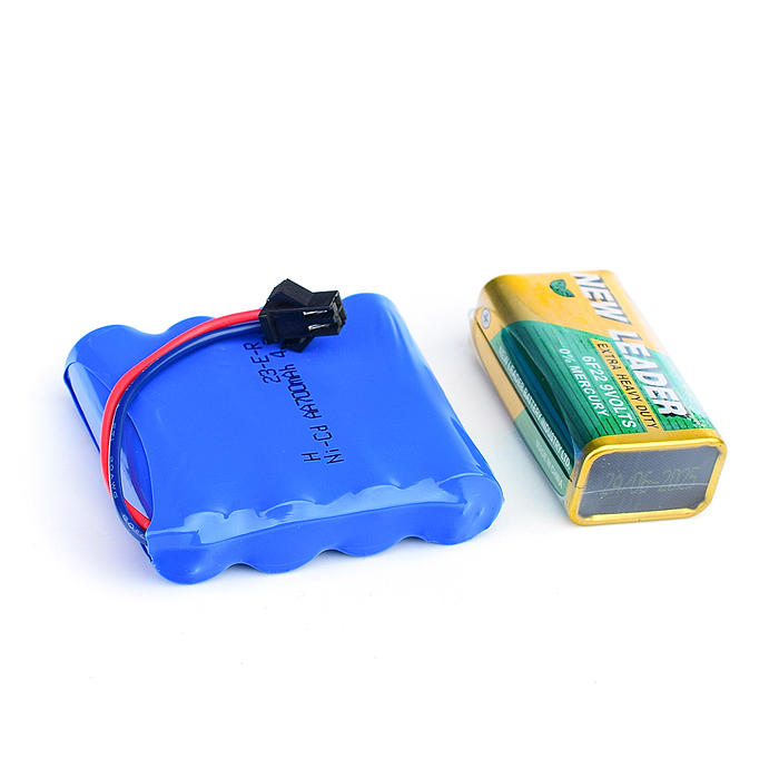 Боевой танк 9807 "Наступление" р/у, на аккумуляторах, зарядное, в коробке