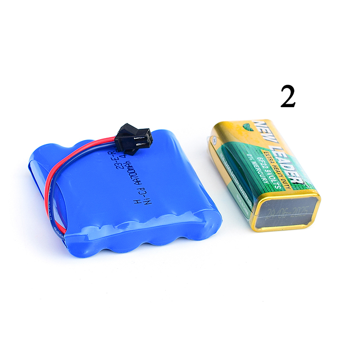 Боевой танк 9806 "Танковый бой" р/у, на аккумуляторах, зарядное, в коробке