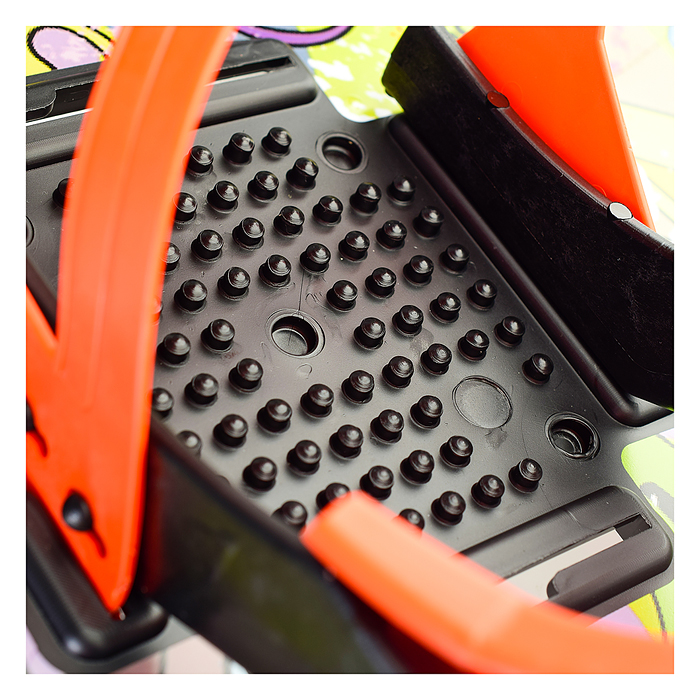 Фото к товару Сноуборд пластиковый с жесткими креплениями Сноуборд пластиковый с жесткими креплениями