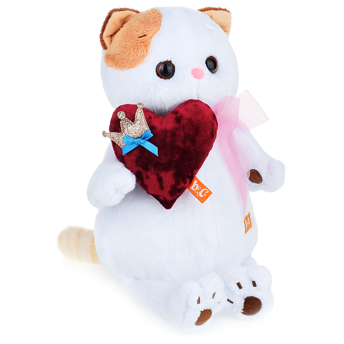 Кошка Ли-Ли с сердцем