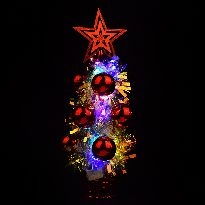 Фото к товару Ель сувенирная, со светом S0934-2 красные шары, (30см) Ель сувенирная, со светом S0934-2 красные шары, (30см)