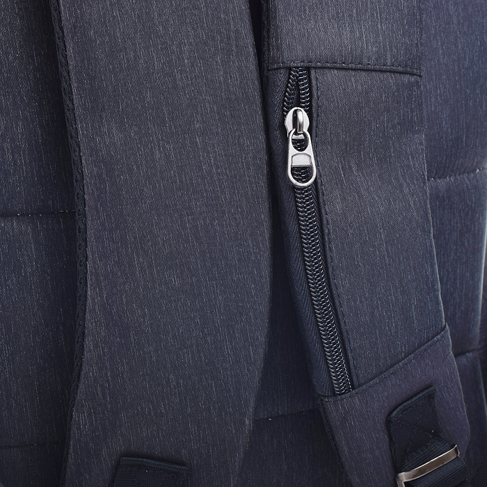 Рюкзак подростковый,1 отделение на молнии, 2 накладных и 2 боковых кармана, USB - выход, серый 