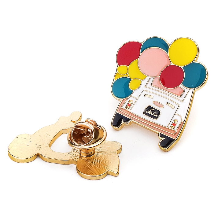 Набор значков "Holidays in Italy" эмалированные, размер изделий: автобус 3,2x3,5 см, скутер