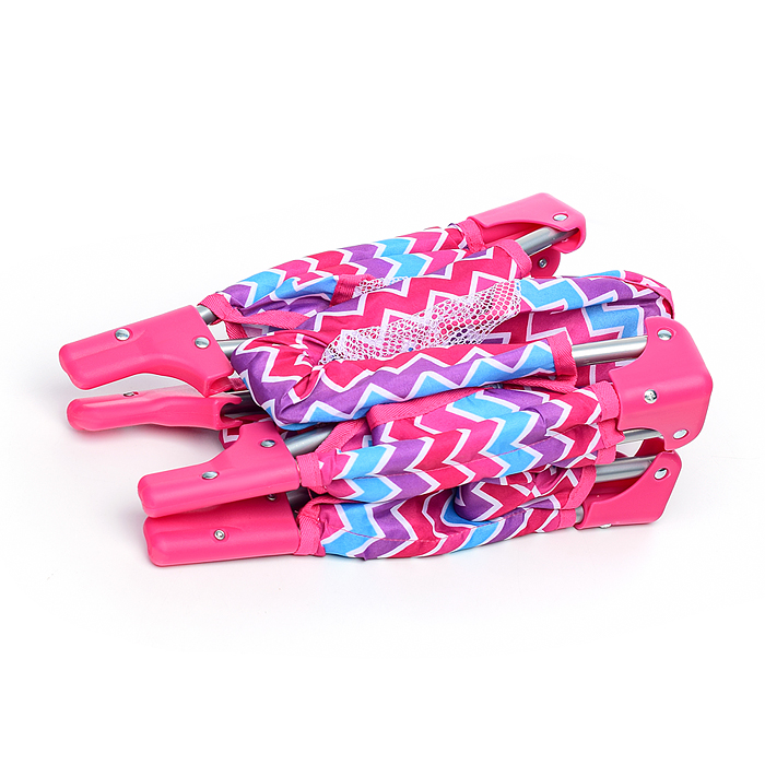 Фото к товару Набор аксессуаров для кукол (стульчик для кормления, коляска, кроватка, сумка), цвет розовый зигзаг Набор аксессуаров для кукол (стульчик для кормления, коляска, кроватка, сумка), цвет розовый зигзаг