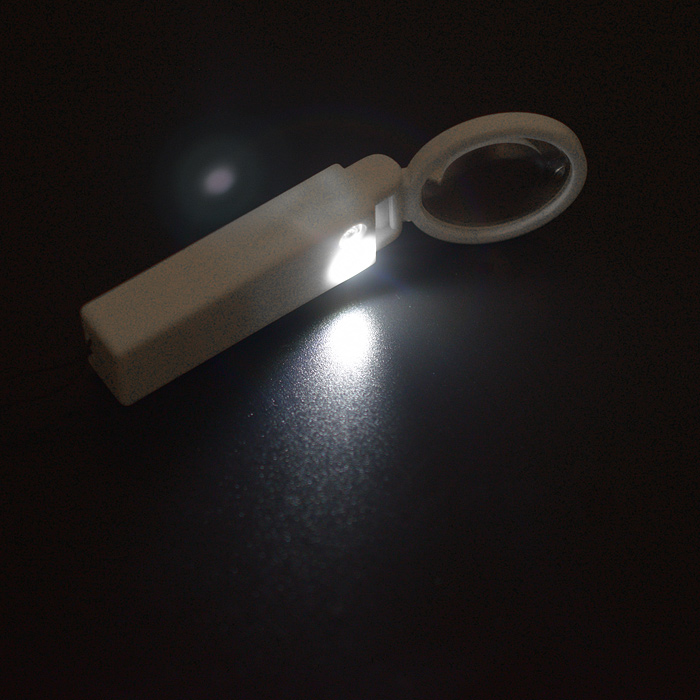 Игрушечный фонарик 00-2960 с лупой