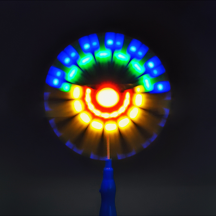 Фото к товару Палочка светящаяся 00-3928 "Ветерок" в пакете Палочка светящаяся 00-3928 "Ветерок" в пакете