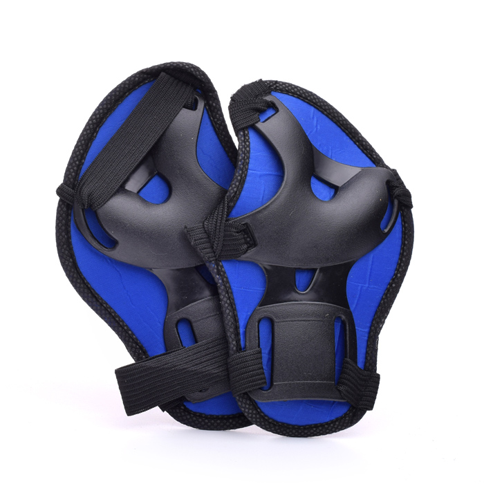 Фото к товару Набор защиты для катания U026166Y (цвет синий) Набор защиты для катания U026166Y (цвет синий)