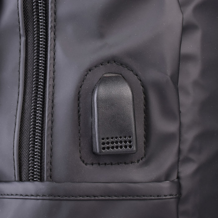 Рюкзак городской, 1 основное отделение на молнии, 2 передних кармана на молнии, 2 боковых кармана 