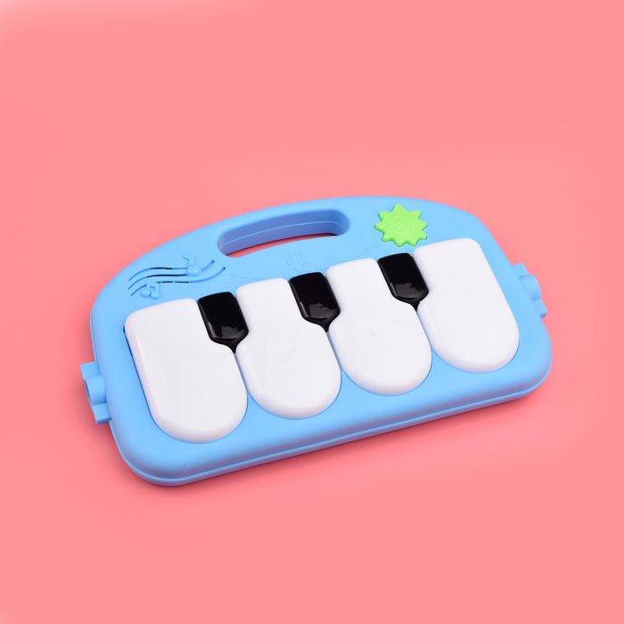 Фото к товару Коврик развивающий/ходунки 696-R28 "Веселые друзья" голубой, с пианино, в коробке Коврик развивающий/ходунки 696-R28 "Веселые друзья" голубой, с пианино, в коробке