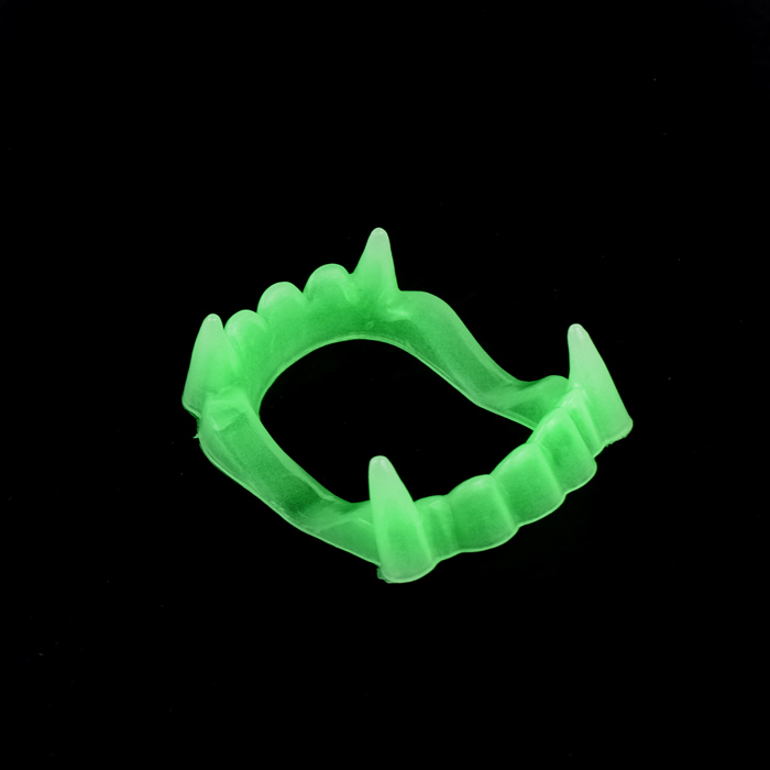 Игра-розыгрыш 11-0017 "Светящаяся челюсть"