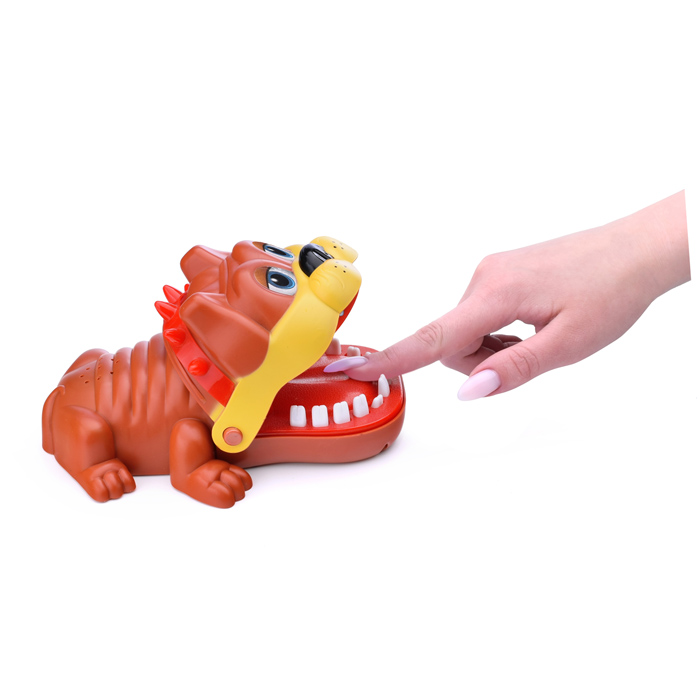 Настольная игра UT0069 "Осторожно, злая собака" в коробке