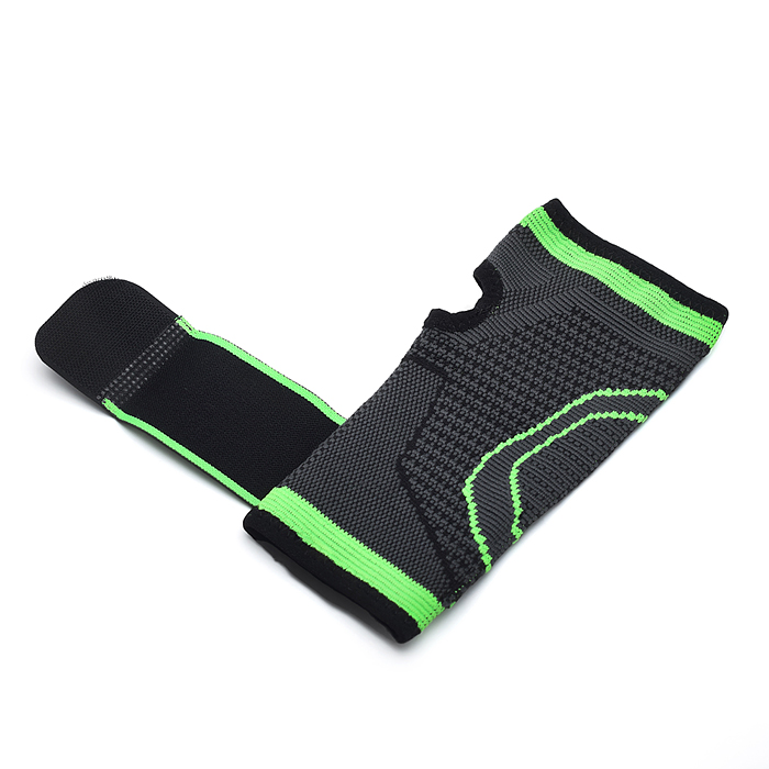 Фото к товару Бандаж 33-0005 спортивный на запястье Бандаж 33-0005 спортивный на запястье