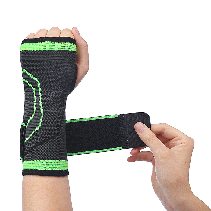 Фото к товару Бандаж 33-0005 спортивный на запястье Бандаж 33-0005 спортивный на запястье