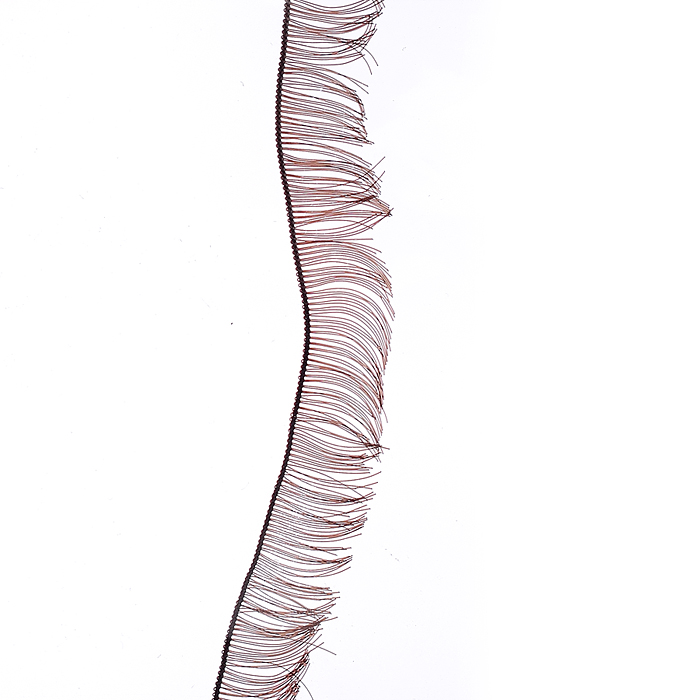 Реснички декоративные, из синтетических волокон шириной 8 мм, длина тесьмы 20 см, коричневы