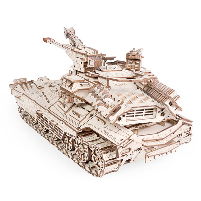 Модель "Танк Хищник"