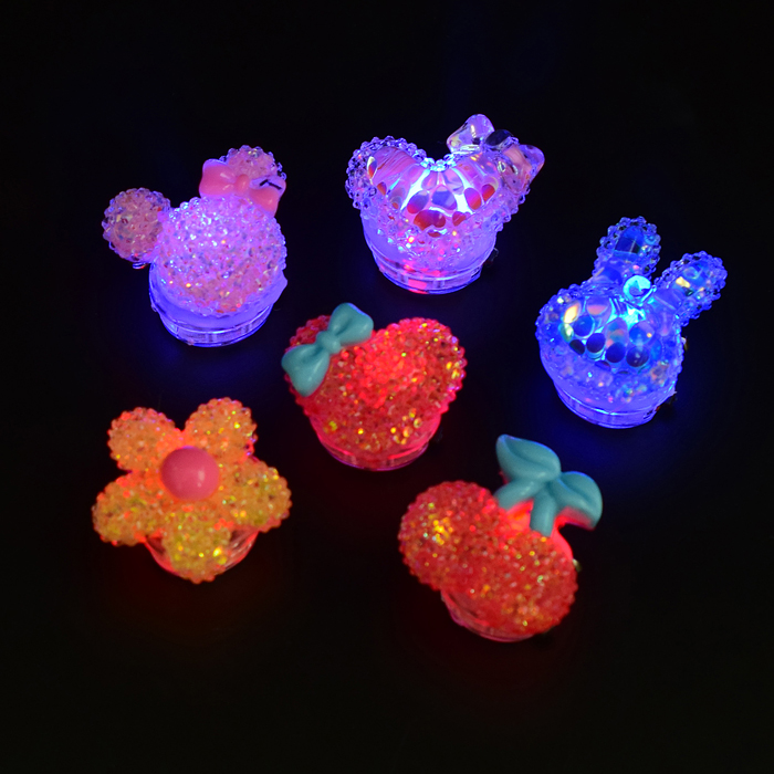 Фото к товару Значок 00-2903 "Симфония фруктов" со светом Значок 00-2903 "Симфония фруктов" со светом