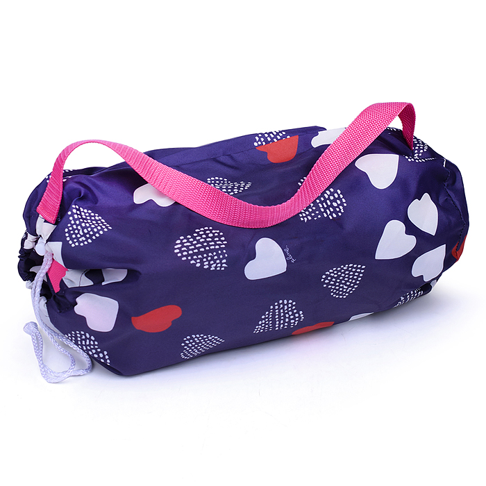 Фото к товару Кукольный набор 9001 (коляска, манеж, сумка, стульчик), цвет сердце на черном, в пакете Кукольный набор 9001 (коляска, манеж, сумка, стульчик), цвет сердце на черном, в пакете