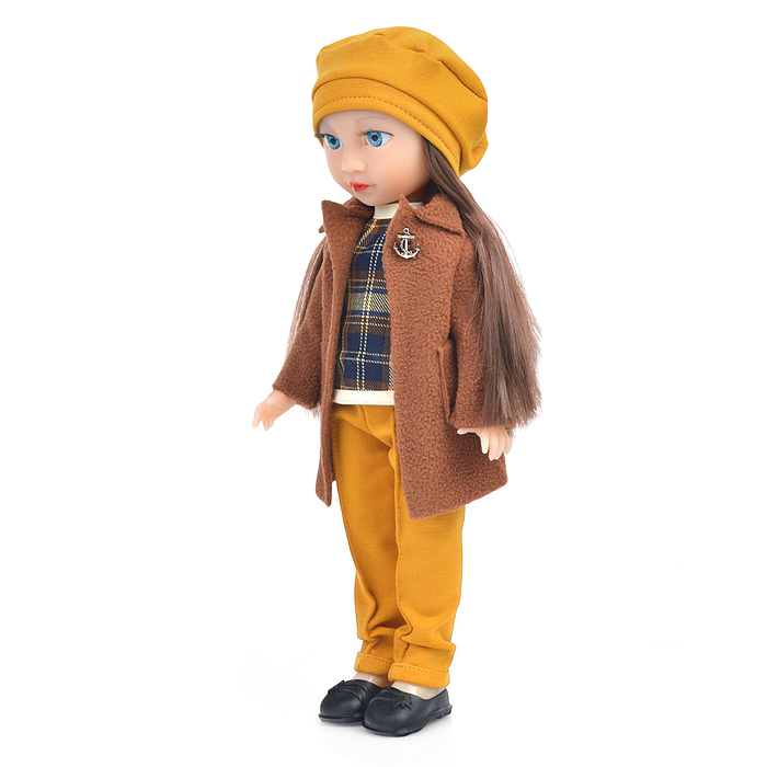 Кукла Викки в парке. 