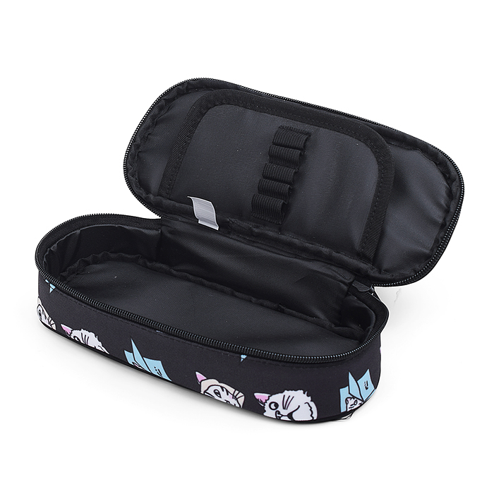 Фото к товару Пенал овальный с одним отделением на молнии. Размер 22 х 10 х 5,5 см. Seventeen Пенал овальный с одним отделением на молнии. Размер 22 х 10 х 5,5 см. Seventeen