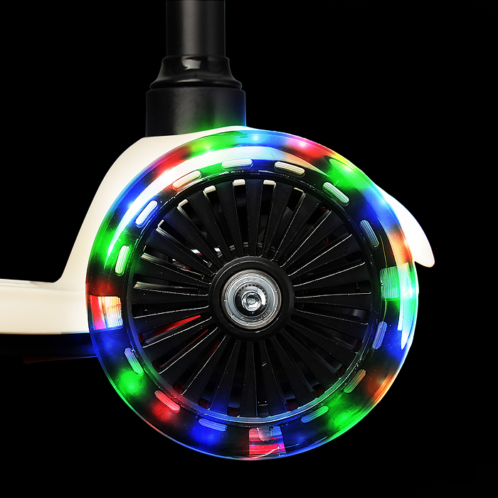 Фото к товару Самокат 3-х колесный ROCKET,колеса PU со светом, светящаяся стойка, ABEC 7, белый Самокат 3-х колесный ROCKET,колеса PU со светом, светящаяся стойка, ABEC 7, белый