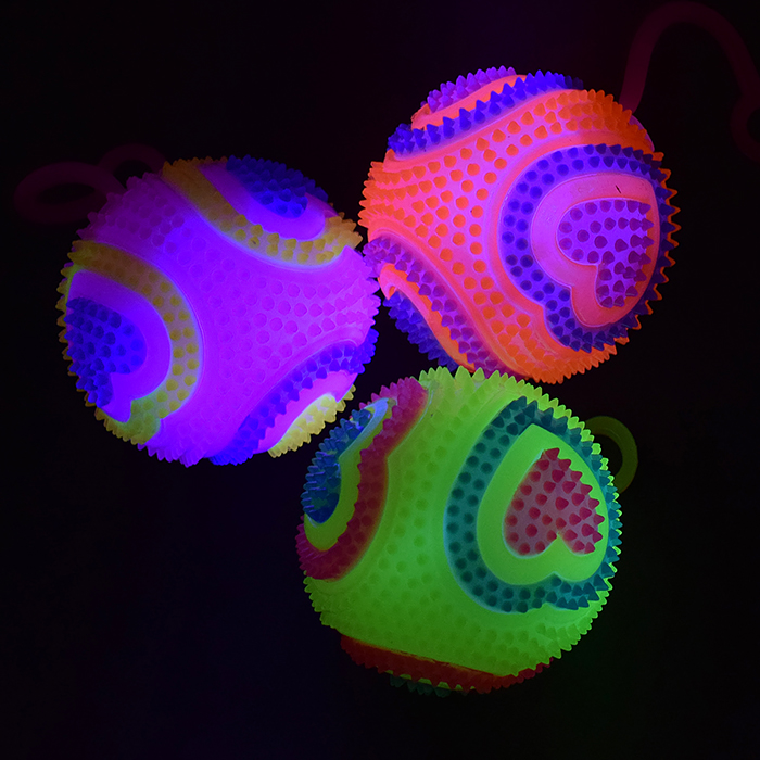 Мяч-ежик 00-1388 "Яркое сердце" (6,5 см) в коробке