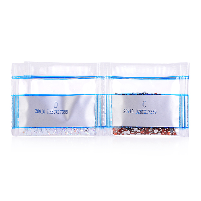 Алмазная мозаика 15х15 "Котики-пушинки" в коробке