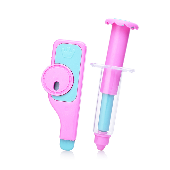 Пупс YL2535C-F "Олеся" доктор (пьет, писает) с аксессуарами, в коробке