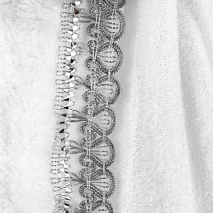 Фото к товару Сувенир "Внучка Деда Мороза" в белой шубке, 40 см. Сувенир "Внучка Деда Мороза" в белой шубке, 40 см.