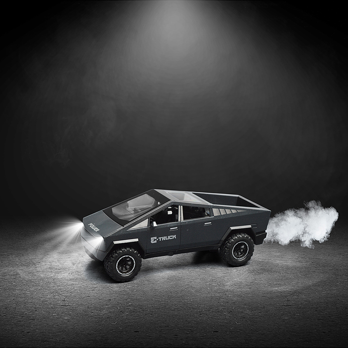 Машина YM-9925F "Киберкрузер" (свет, музыка, распылитель) в коробке