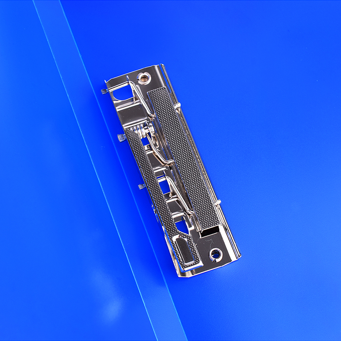 Папка с металлическим прижимом, A4, 500 мкм.,15 мм., песок, синий Classic 