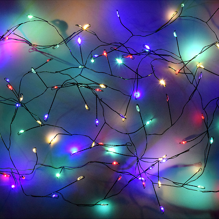 Фото к товару Электрогирлянда 3м, 100 ламп, цветная, зеленый провод Электрогирлянда 3м, 100 ламп, цветная, зеленый провод
