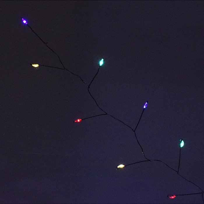 Фото к товару Электрогирлянда 3м, 100 ламп, цветная, зеленый провод Электрогирлянда 3м, 100 ламп, цветная, зеленый провод