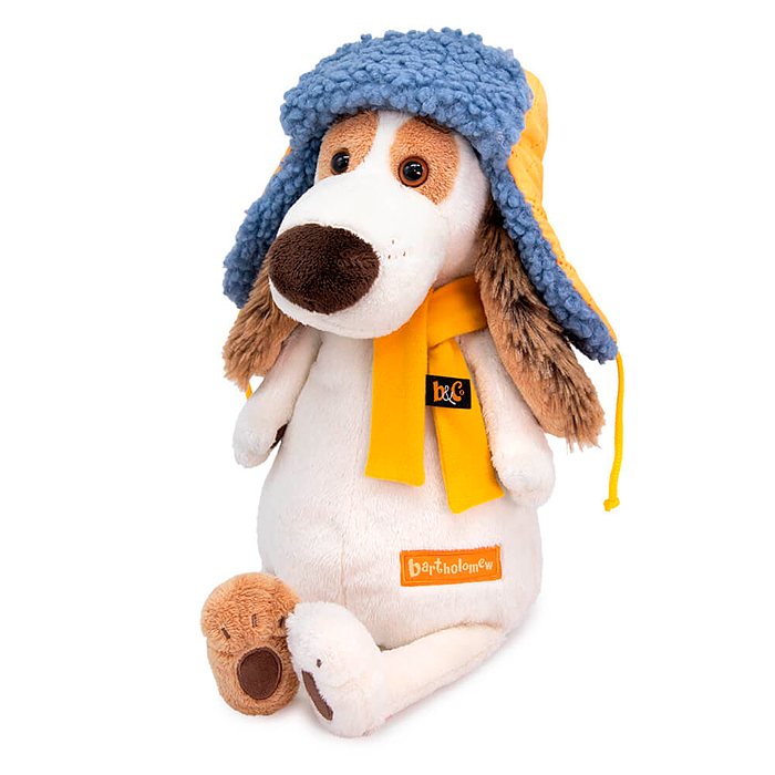 Собака Бартоломей в стеганой шапке и шарфе