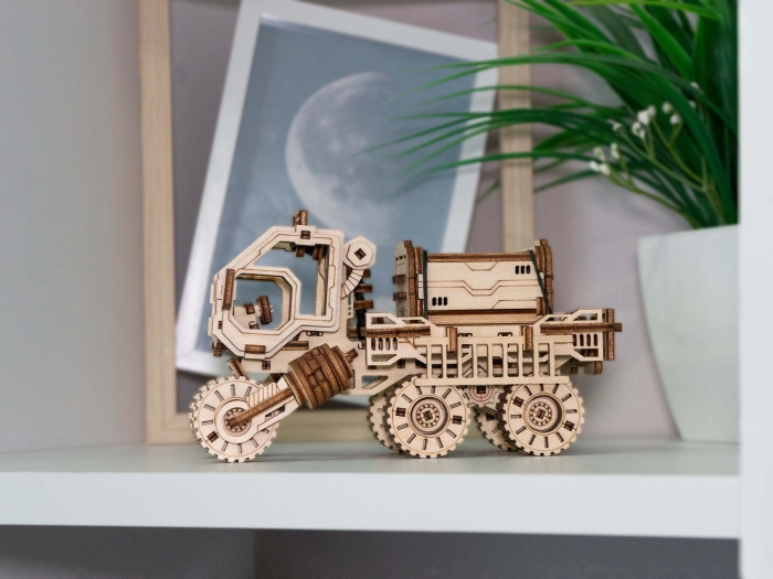 Модель Футуристический грузовик "Лунный путник"