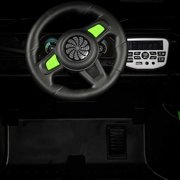 Фото к товару Электромобиль U023431Y "Экспедишн" 12V7A, белый Электромобиль U023431Y "Экспедишн" 12V7A, белый