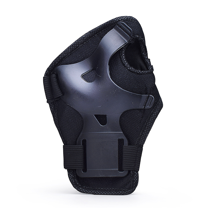 Фото к товару Ролики детские, размер M, черные (со шлемом и защитным снаряжением) Ролики детские, размер M, черные (со шлемом и защитным снаряжением)