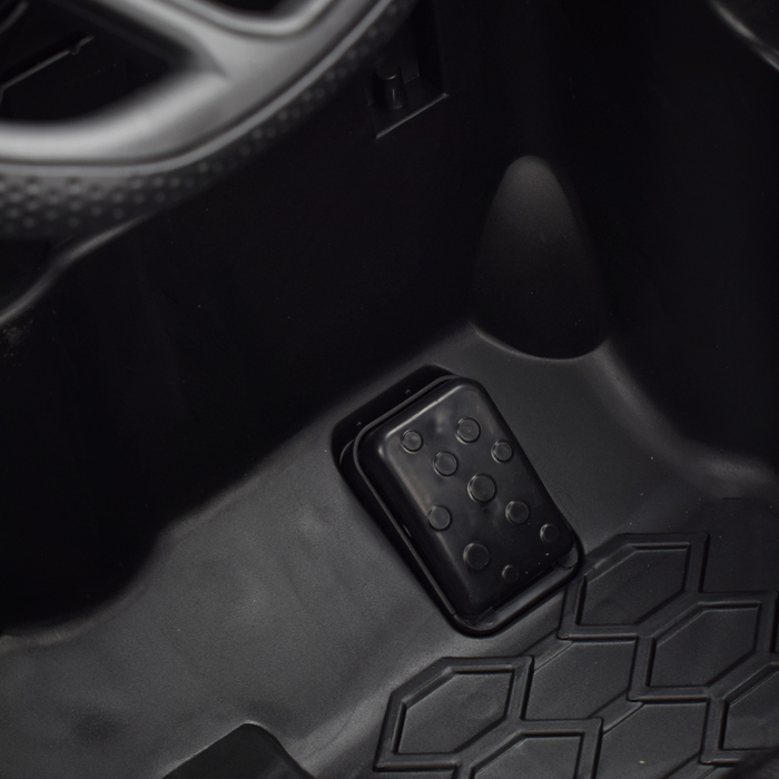 Фото к товару Электромобиль U023392Y "Крутой водитель" на аккумуляторе, с р/у управлением, в коробке (красный) Электромобиль U023392Y "Крутой водитель" на аккумуляторе, с р/у управлением, в коробке (красный)