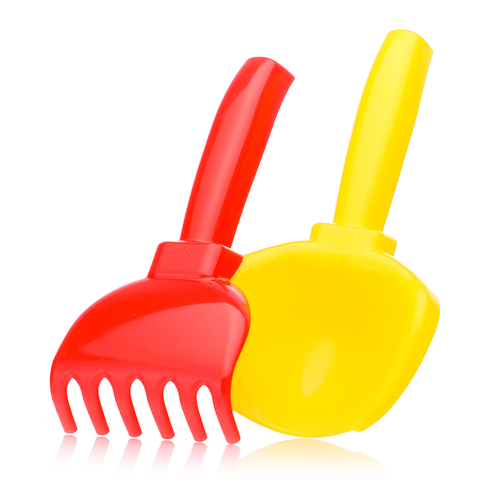 Песочный набор в корзинке "Садовый " ( 4 формочки, совок, грабли, леечка )