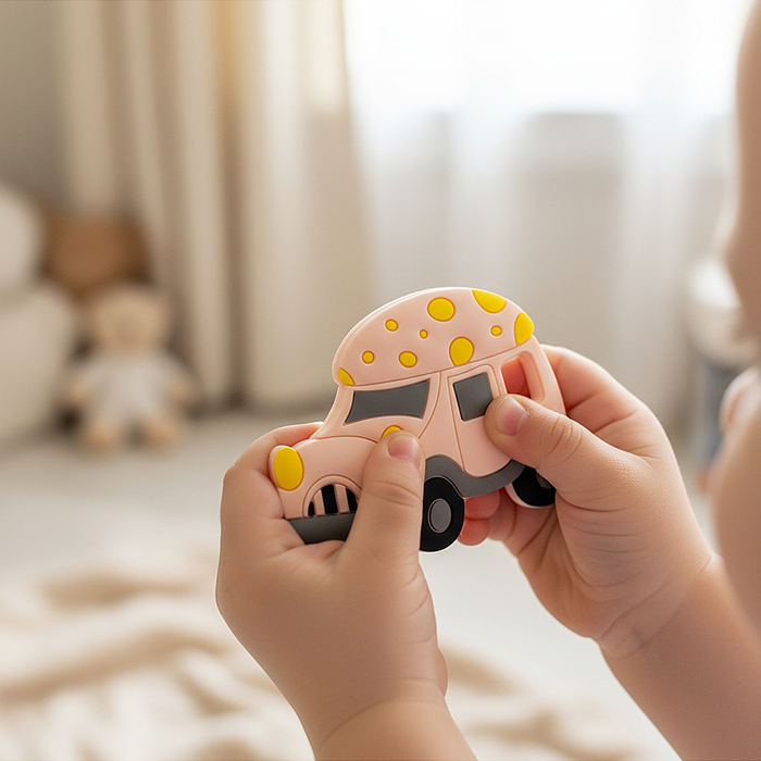 Игрушка -грызунок Y0235 "Машина"