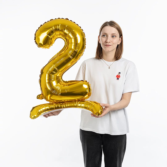 Фото к товару Шар (32''/81 см) Цифра на подставке, 2, Золото, 1 шт. в уп. Шар (32''/81 см) Цифра на подставке, 2, Золото, 1 шт. в уп.